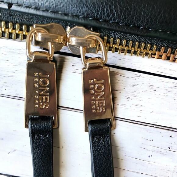 Jones New York Kayla Crossbody NWT - Picture 8 of 11